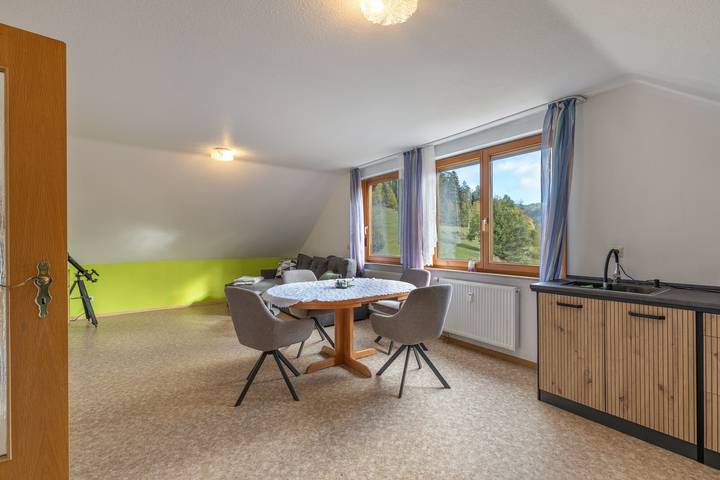 Appartement entier, Appartement 'Schellis' avec vue sur la montagne, balcon et Wi-Fi in Enzklösterle, Forêt Noire du Nord