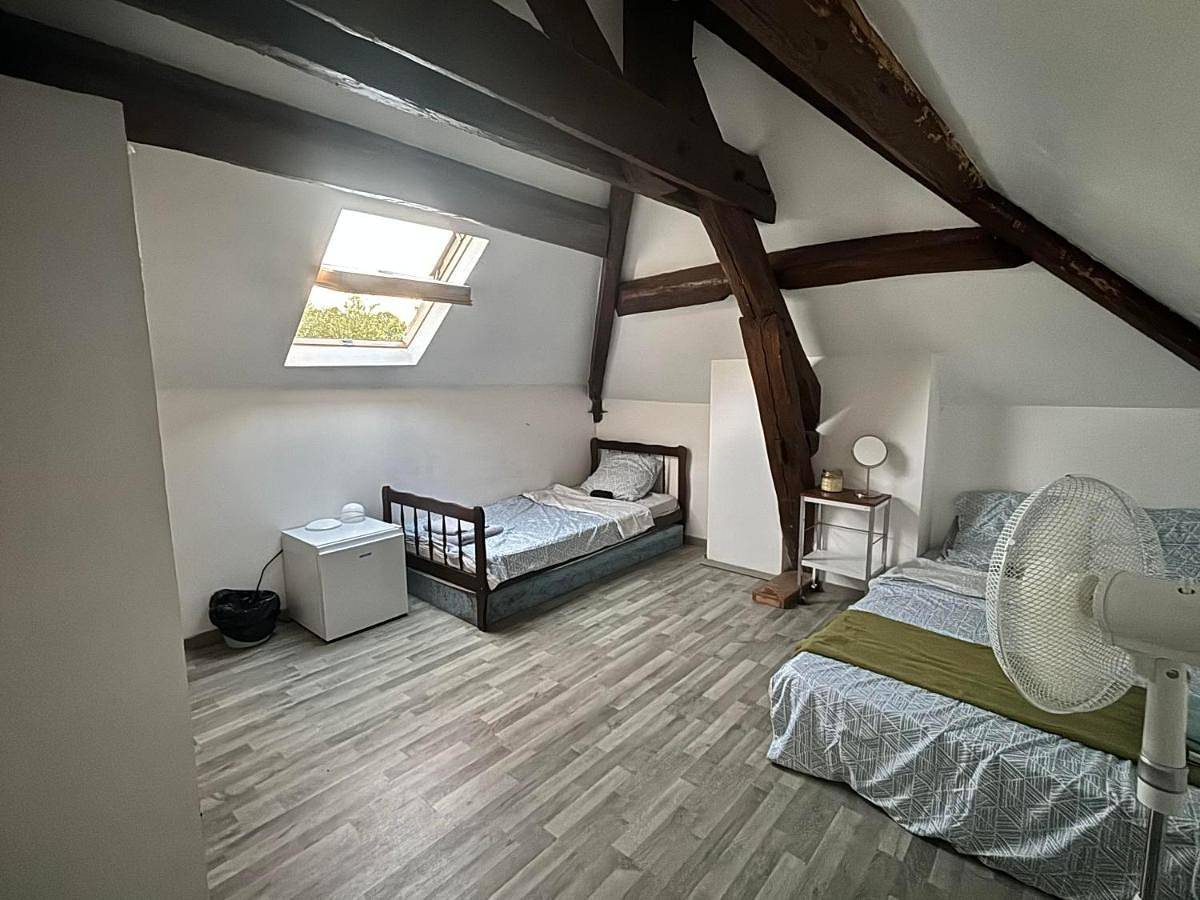Appartement de vacances entier, Basic Triple Room in Coulommiers (Seine-et-Marne), Seine-et-Marne