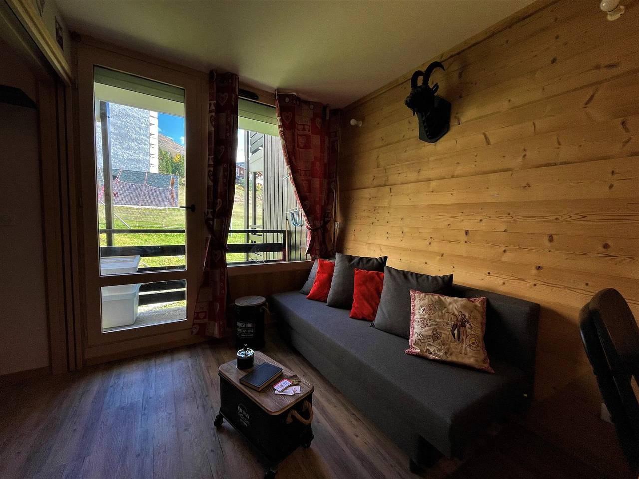 Ganze Wohnung, Renoviertes Studio für 4 Pers. mit Balkon, direkt an den Pisten, 27 m² in Les Menuires, Saint-Martin-de-Belleville