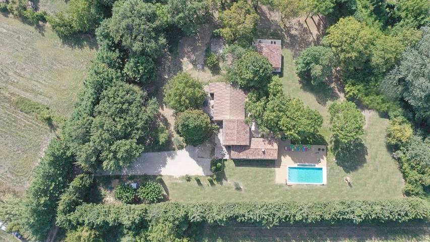 Maison de vacances pour 6 personnes, avec jardin ainsi que piscine et jacuzzi, animaux acceptés