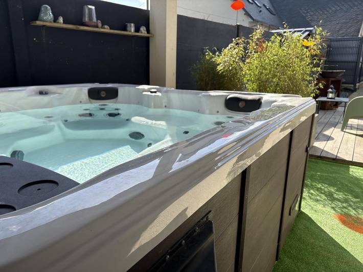 Gîte pour 4 personnes, avec terrasse et jardin ainsi que jacuzzi et sauna dans Beaussais-sur-Mer