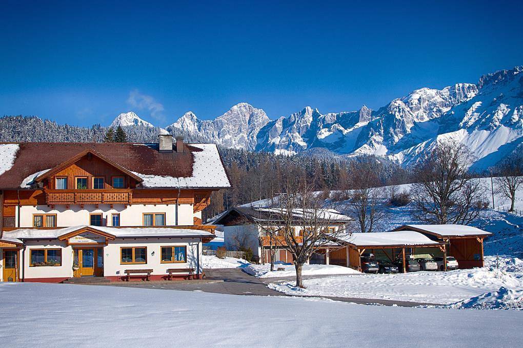 Vierbettzimmer mit Dusche, Wc in Pichl-Preunegg, Schladming-Dachstein