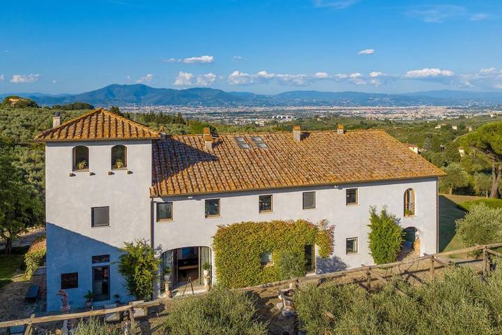 Villa per 16 persone, con Balcone e Idromassaggio nonché Terrazza e Giardino a Lastra a Signa