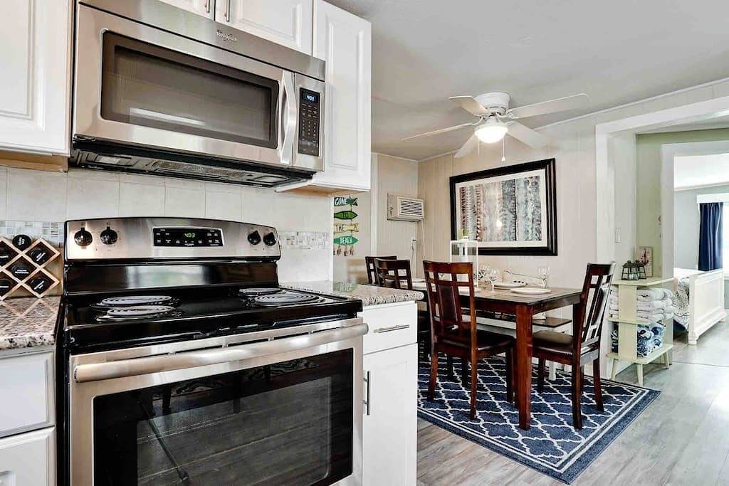 Schritte zum atemberaubenden Beach-3Br Designer Beach Cottage Juwel! in Englewood Beach, Manasota Key