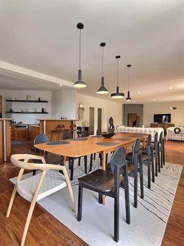 Gîte pour 10 personnes, avec terrasse à Romanèche-Thorins