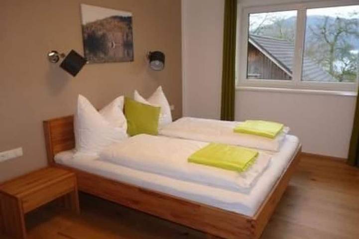 Ferienwohnung für 4 Personen, mit Terrasse und Garten sowie Pool und Sauna am Traunsee - 2