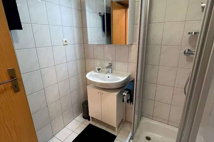 Appartamento intero, Casa Sali - quiet, modern vacation apartment near Heidelberg with balcony & parking space in Leimen, Pianura del Reno