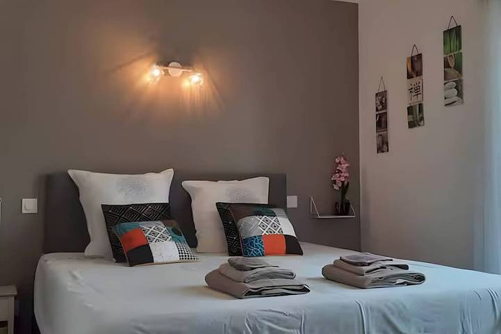 Chambre d’hôte pour 2 personnes, avec jacuzzi ainsi que jardin et piscine à Sarlat-la-Canéda