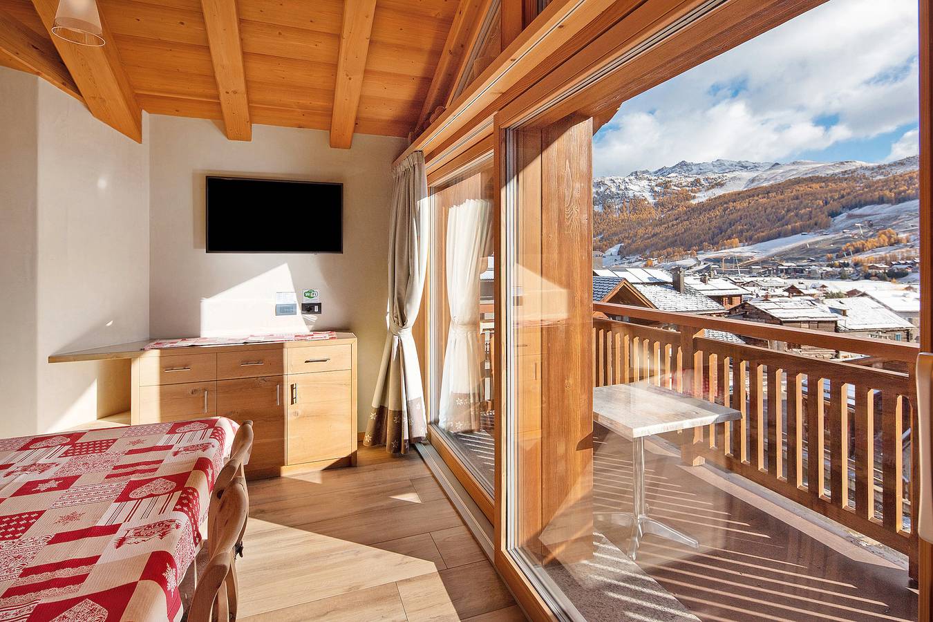 Ganze Wohnung, Ferienwohnung 'Rovere' mit Bergblick, Gemeinschaftsgarten und Wi-Fi in Livigno (Stadt), Livigno