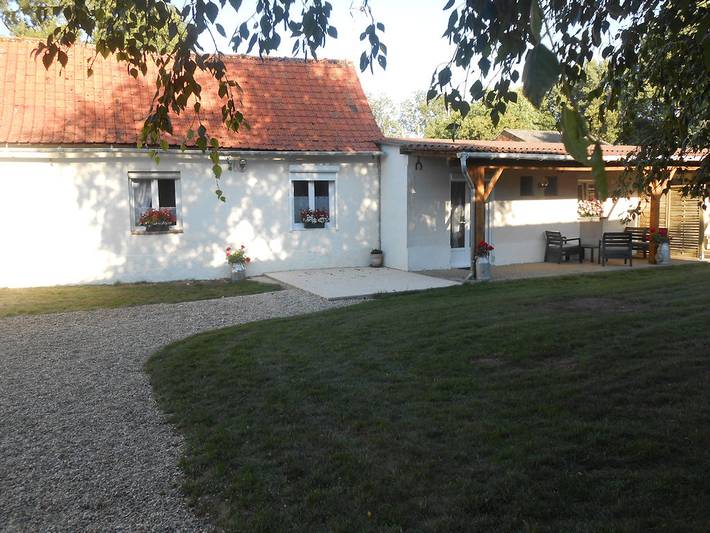 Gîte pour 4 personnes, avec terrasse et jardin