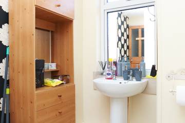 Holiday Rental for 5 People in Leicester, Heart of England, Photo 3