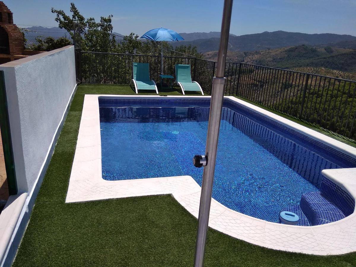 Casa Rural La Revuelta con las mejores vistas a la naturaleza in Yunquera, Sierra de las Nieves