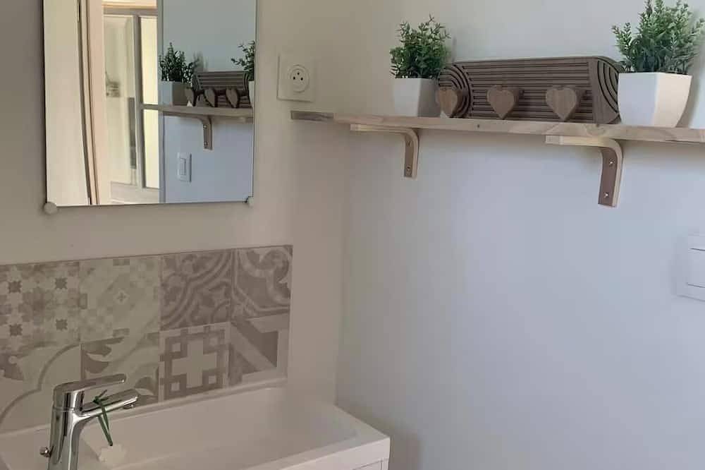 Ganze Wohnung, Rent low house with pool in Alès, Cevennen