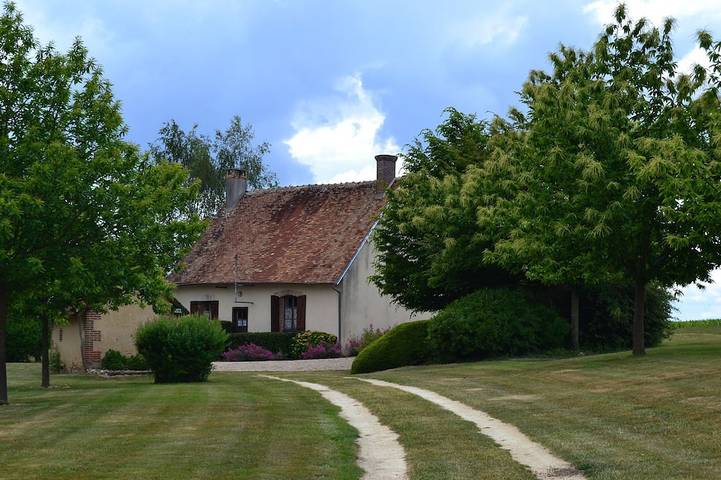 Location de vacances pour 6 personnes, avec Terrasse et Jardin à Ennordres