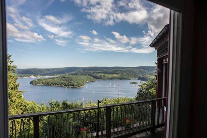 Ferienhaus für 6 Personen, mit Terrasse und Seeblick