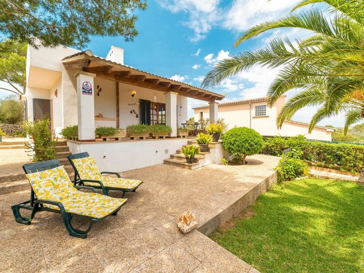 Ferienhaus für 5 Personen, mit Terrasse und Garten