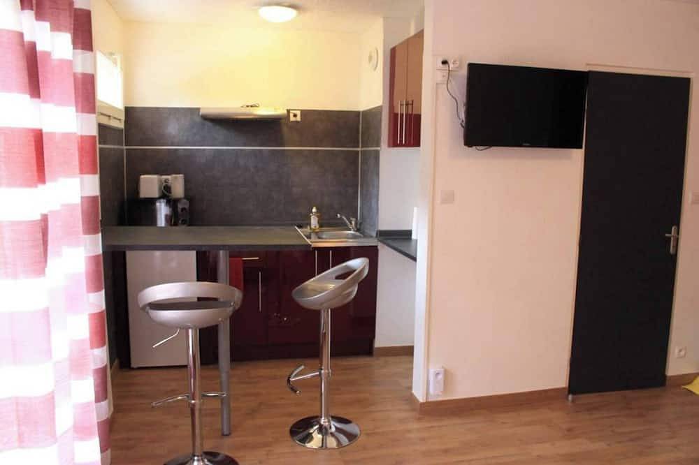 Entire apartment, Studio Near Basel Airport in Saint-Louis, Mulhouse region