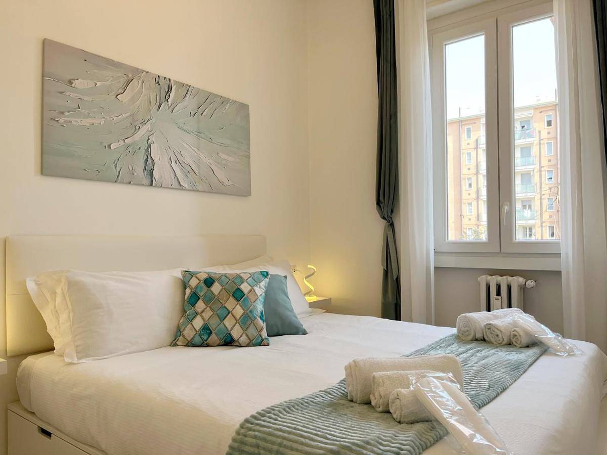 Appartamento intero, Enchanting Flat near Milan & Como, 150m station in Desio, Brianza