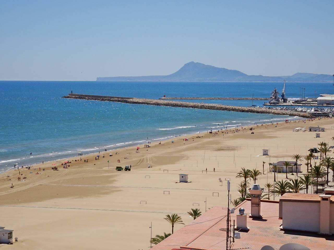 Appartement entier, Appartement de vacances pour 9 personnes avec balcon in Playa de Gandía, Costa de Valencia