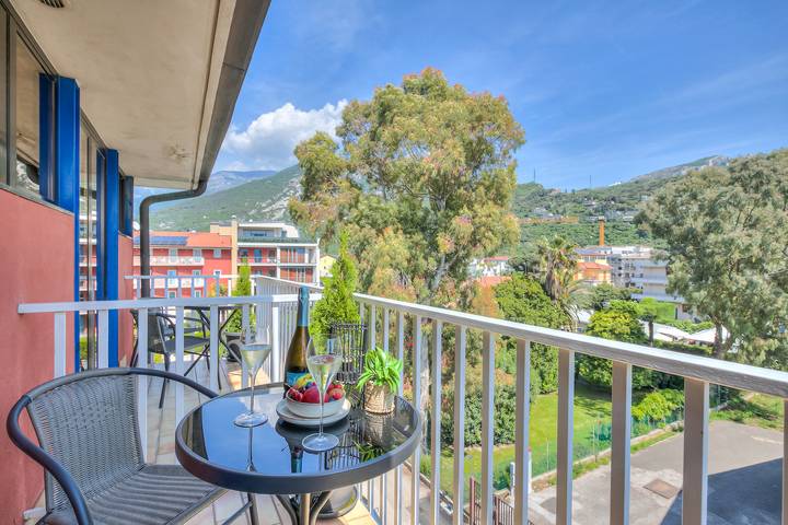 Ferienwohnung für 2 Personen, mit Balkon und Pool sowie Seeblick, kinderfreundlich in Torbole - 4