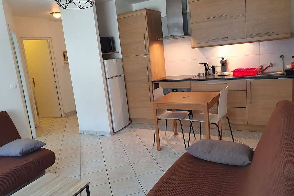 Entire apartment, Apart 5 Personnes, 1 min Gare D'annemasse, 5 km Genève in Annemasse, Saint-Julien-en-Genevois region