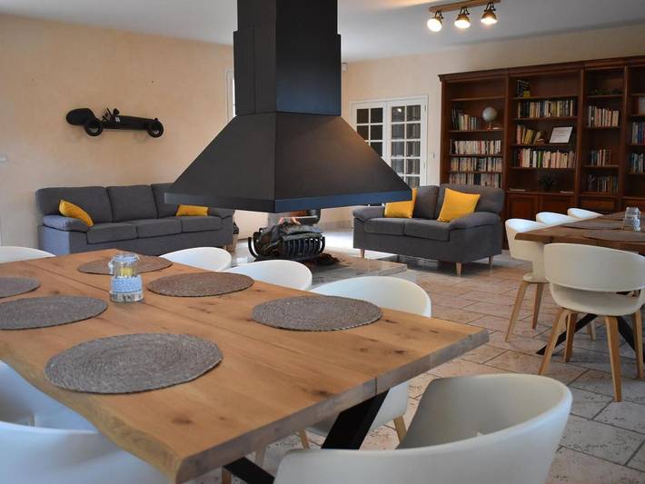 Location de vacances pour 14 personnes, avec jardin et terrasse à Parigné-l'Évêque - 2