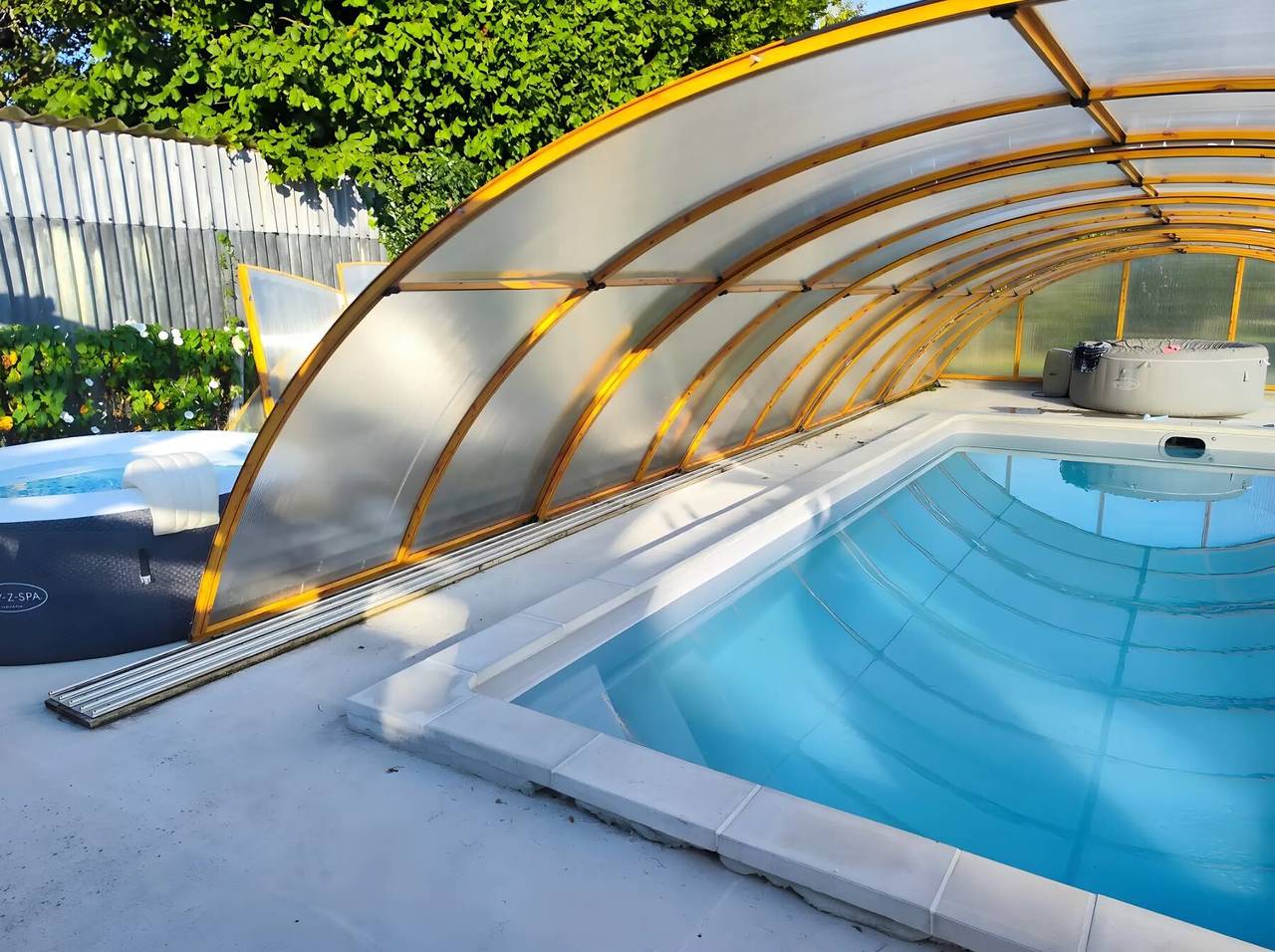 Casa de huéspedes «Chez Sandrine - De Familia» con piscina, terrazas y Wi-Fi compartidos in Gray (unidad), Alto Saona