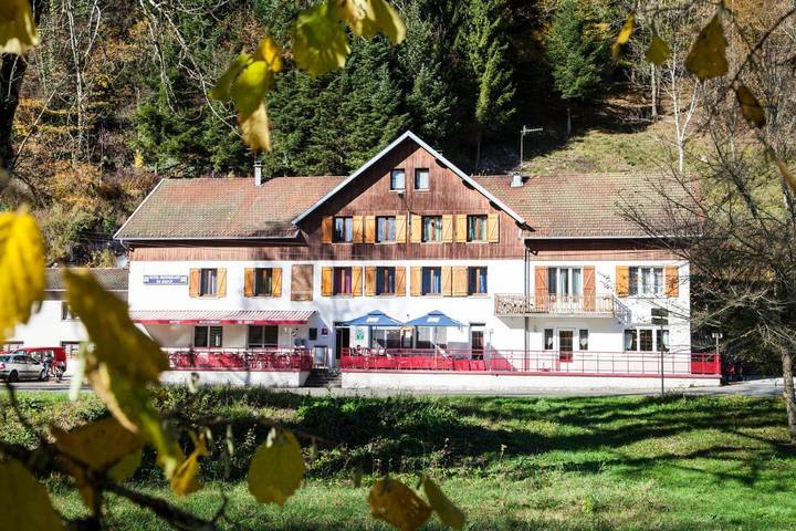 Hôtel pour 3 personnes, avec terrasse et vue, animaux acceptés