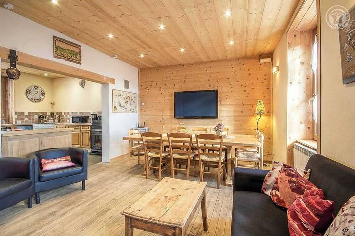 Location de vacances pour 12 personnes, avec balcon à Saint-Jean-de-Belleville