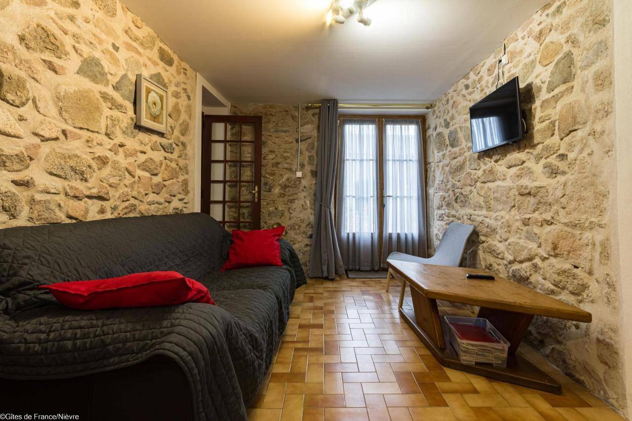 Holiday Home with Shower in Planchez, Lac des Settons