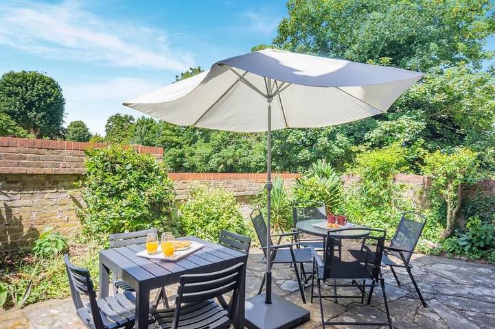 Log cabin for 5 people, with Garden in Eastbourne