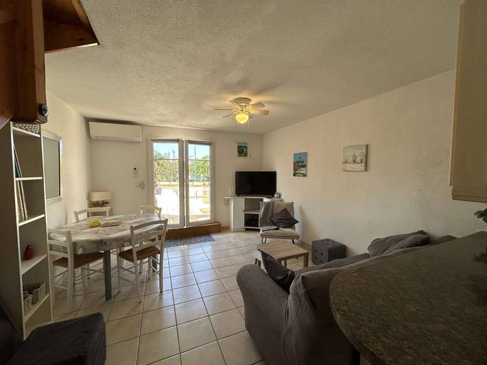 Gîte pour 4 personnes, avec terrasse et piscine dans Office De Tourisme De Narbonne Plage - 4