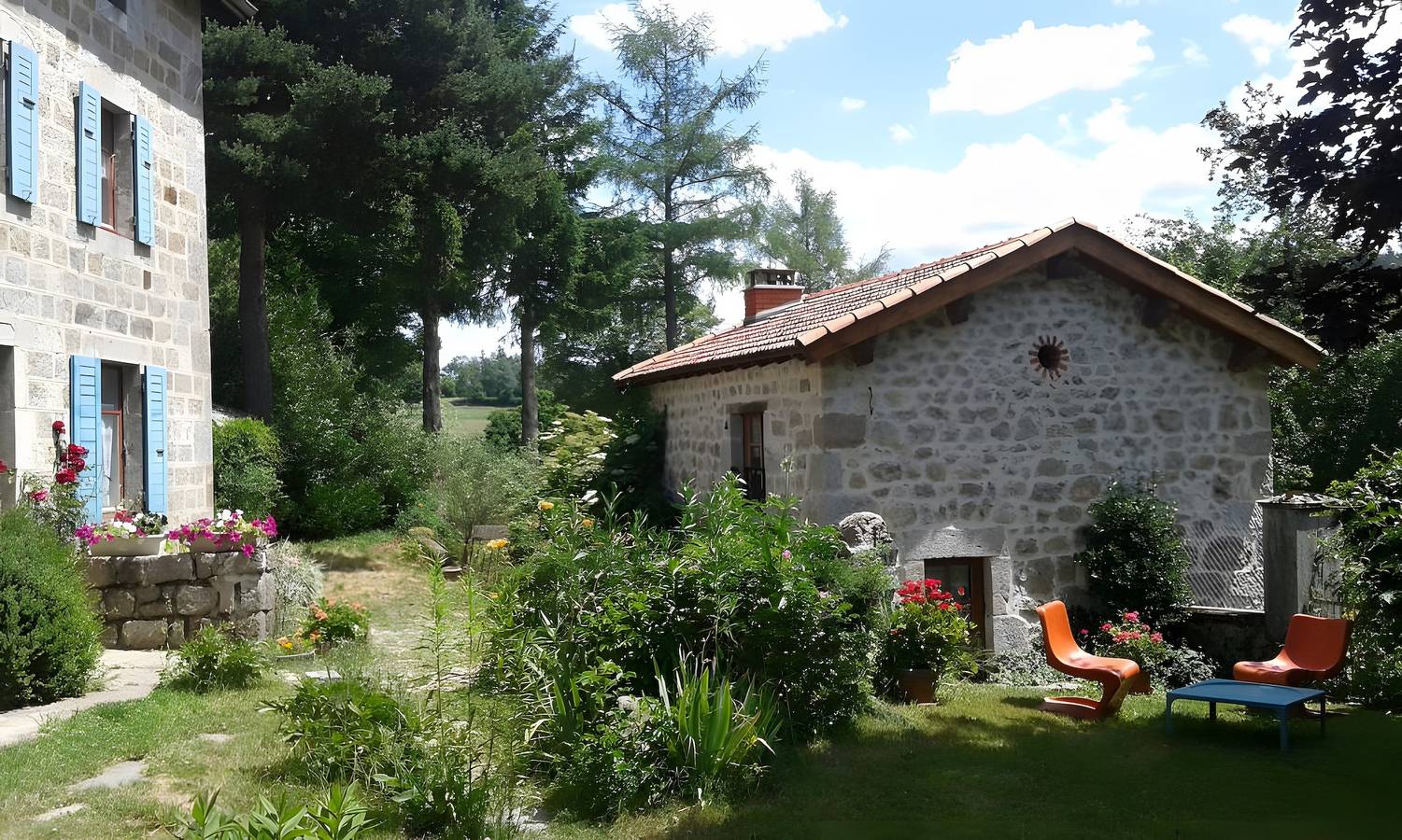Maison Au Fond Du Jardin in Chenereilles, Haute-Loire