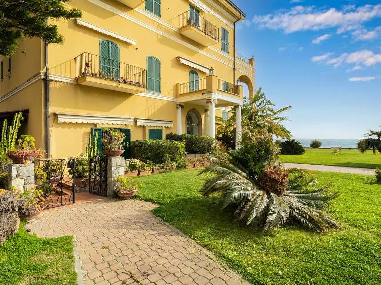 Apartamento entero, 3 Habitaciones 4 Personas in Latte (Ventimiglia), Ventimiglia