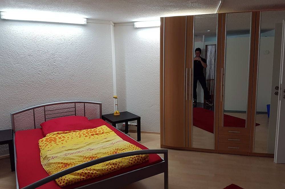 Ganze Wohnung, Elw sonnig,Terasse, bis zu 11Schlafpl. 134 qm Wohnfl. in Einfamilienhaus in Obergröningen, Erlebnisregion Ostalb region