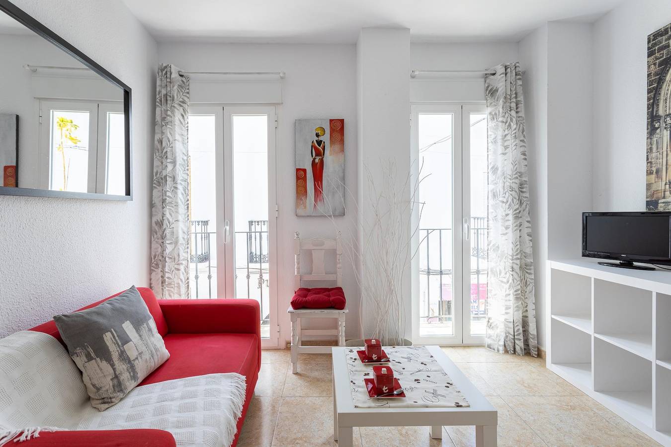 Entire apartment, Central Apartment "Pintada 25" close to the Beach with Mountain View & Terrace in Nerja Centre, Nerja