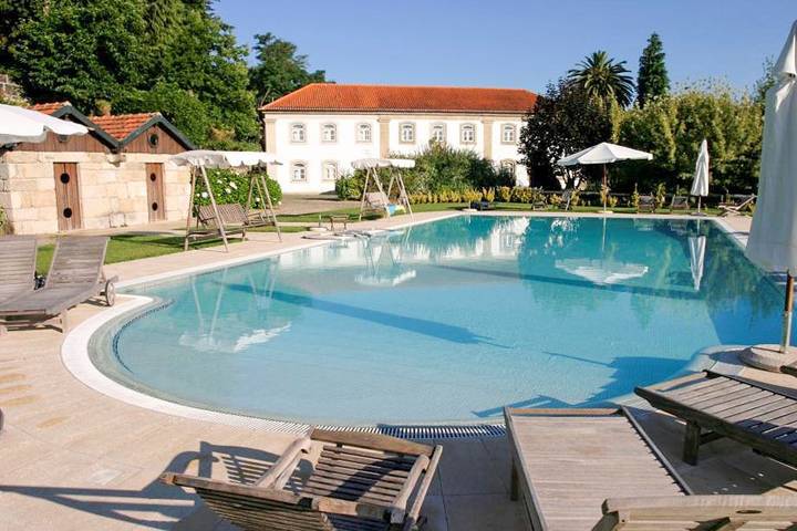 Casa de férias para 20 pessoas, com Jardim e Piscina em Distrito de Viseu