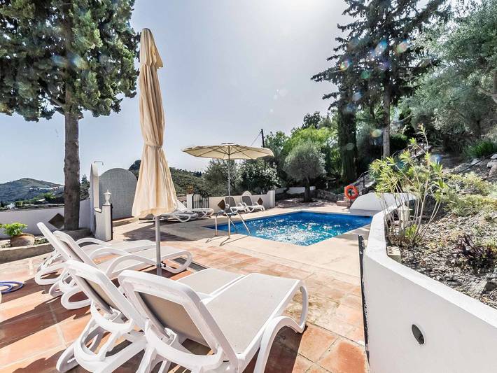 Casa de vacaciones para 24 personas, con balcón además de vistas y jardín - 1