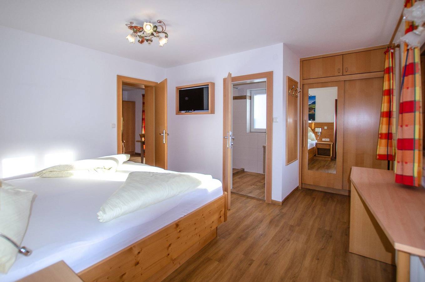 Ganze Ferienwohnung, Apart. Type 2a, 2-Raum, 2x Bad, Südbalkon in Walchsee, Kaisergebirge