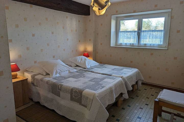 Gîte pour 4 personnes, avec jardin à Jouy-le-Potier - 4