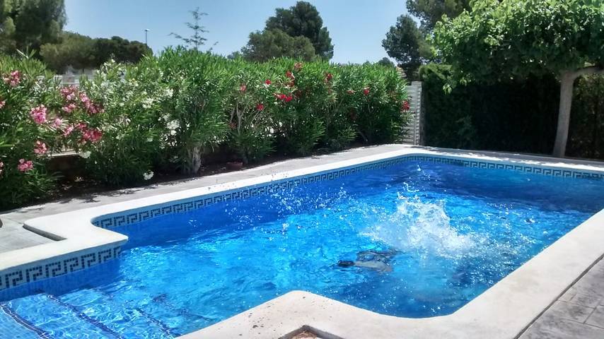 Chalet para 10 personas, con jardín y piscina en Cataluña - 3