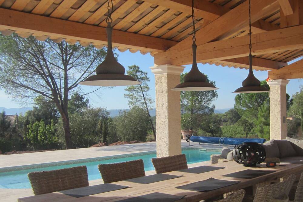 Villa mit beheiztem Pool und extra großer Terrasse, in der Stille des Naturschutzgebietes in Vidauban, Draguignan Region