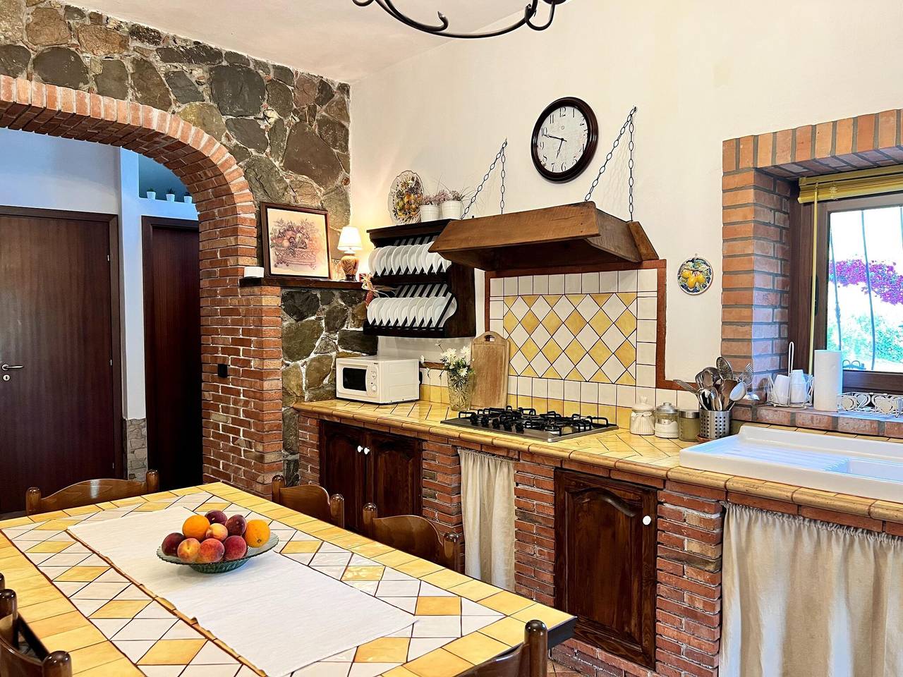 Escapada siciliana junto a la piscina para 6 in Francavilla di Sicilia, Provincia de Messina