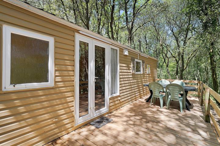 Mobilheim im Feriendorf: Klimaanlage, Gemeinschaftspool, ruhige Waldlage in Calviac-en-Périgord, Périgord Noir