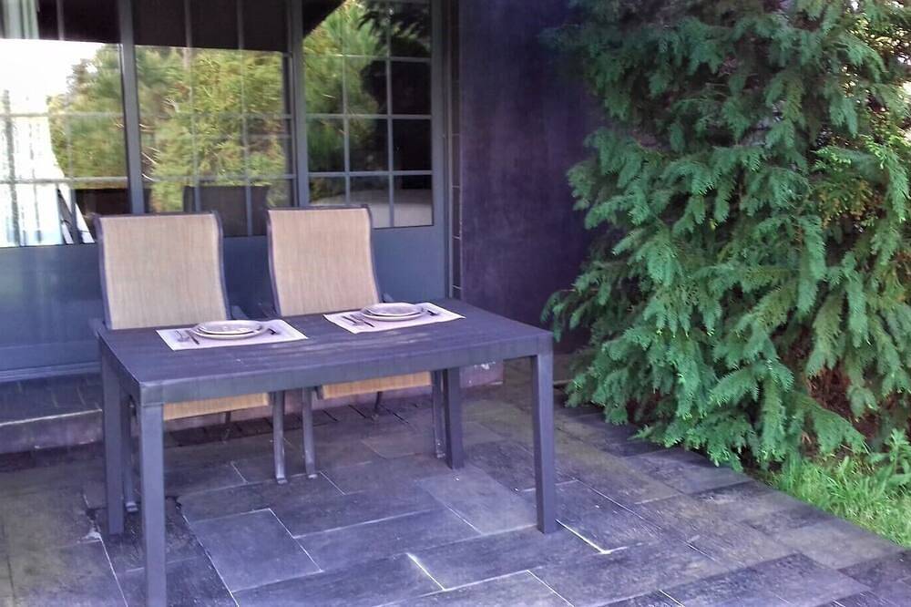 Guest House with excellent way for walking, explore neighbor villages or bicycle in São Miguel Island, Fenais da Luz