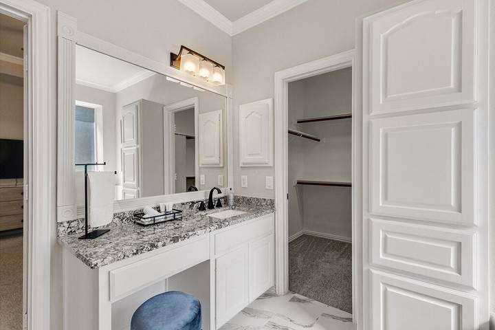 Vacation rental for 8 people, with yard in McKinney