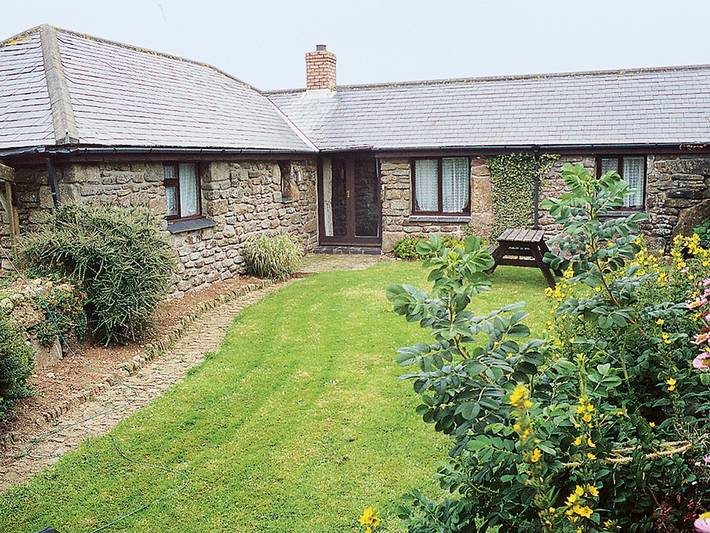 Cottage for 6 people, with garden in St. Just