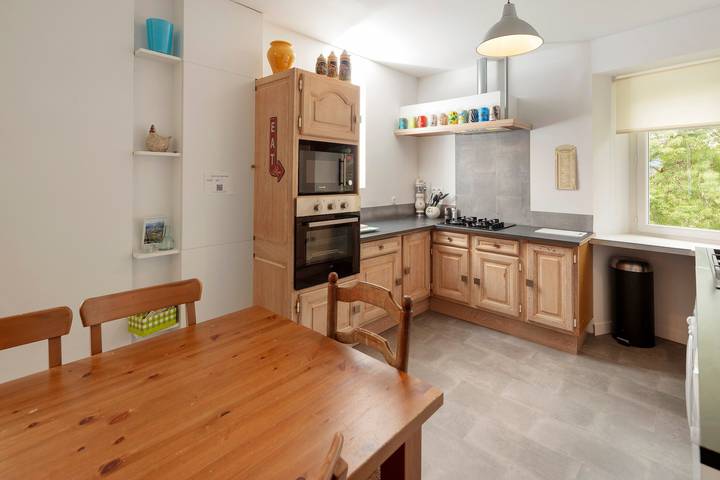Appartement entier, « Grand Gîte » avec vue sur la montagne, piscine partagée et Wi-Fi in Saint-Jean-du-Gard, Parc national des Cévennes