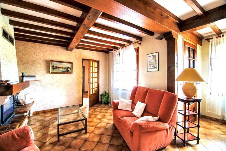 Location de vacances pour 12 personnes, avec terrasse ainsi que piscine et jardin, animaux acceptés à Milhars - 3