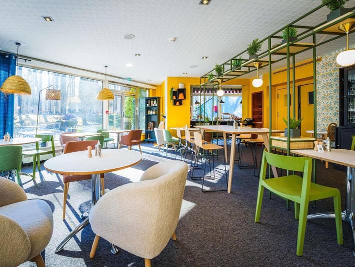 Hôtel pour 2 personnes, avec Terrasse ainsi que Jardin et Piscine à Saint-Avold - 4